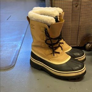 Size 9 Women’s Snow Boots